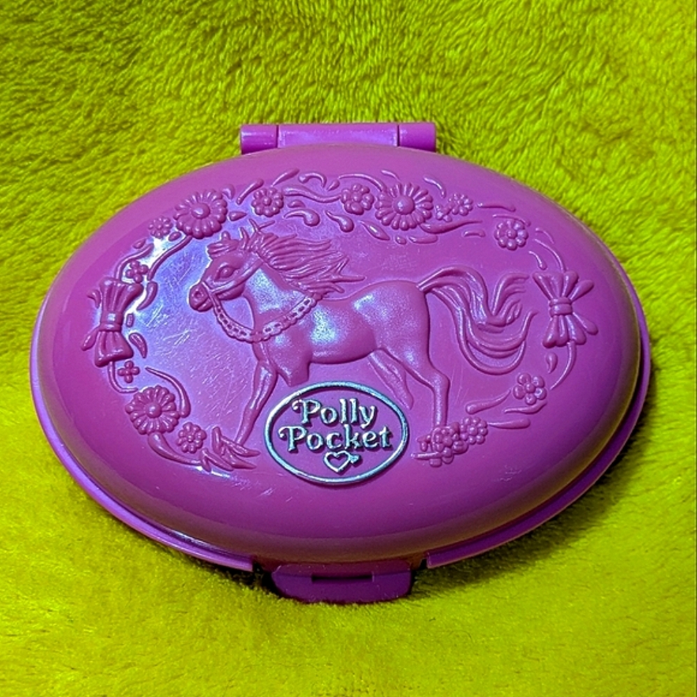 RARE 1995 Bluebird POLLY POCKET Palomino Shetlands Pony Stable + 2 Figures